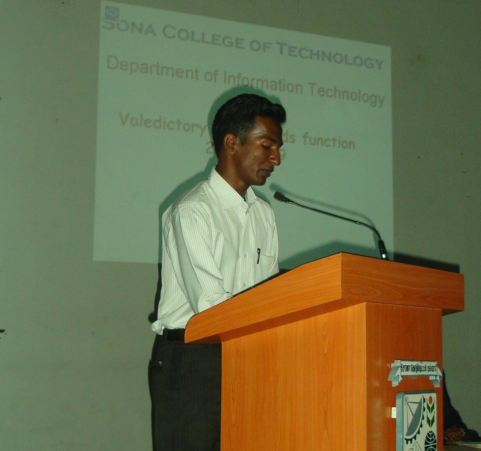 Jayaprakash Sundararaj receiving best outgoing student award.